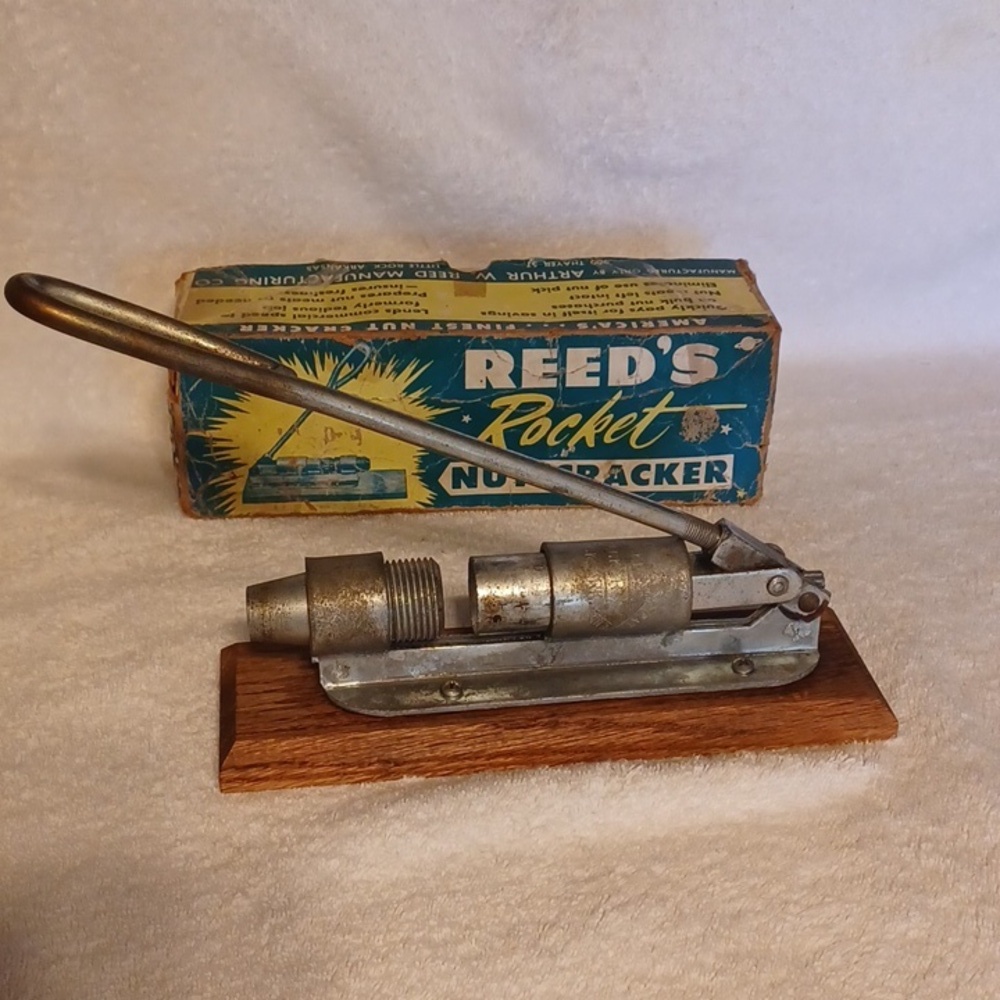 Reed's Rocket nut cracker, fast nut cracker